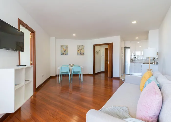 Bright Townhouse - Views - 5 Min Walk To The Apartamento