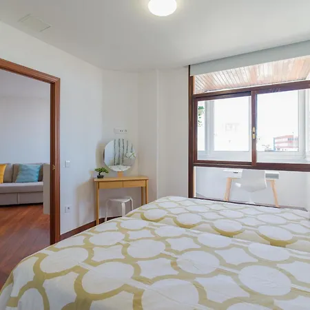 Bright Townhouse - Views - 5 Min Walk To The Lägenhet