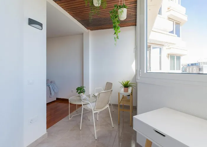 Bright Townhouse - Views - 5 Min Walk To The Lägenhet *