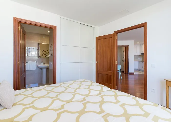 Bright Townhouse - Views - 5 Min Walk To The Lägenhet