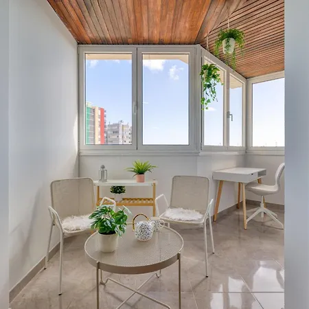 Bright Townhouse - Views - 5 Min Walk To The Apartment
