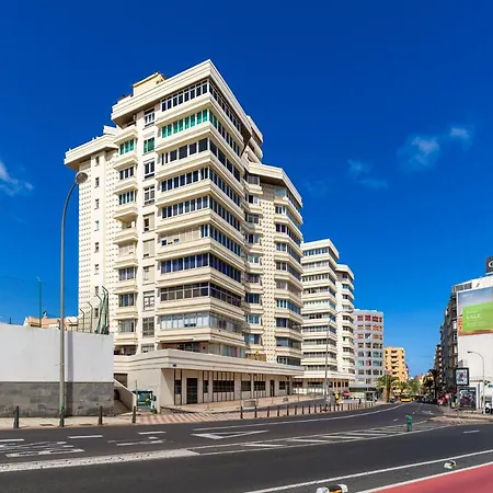 Διαμέρισμα Bright Townhouse - Views - 5 Min Walk To The