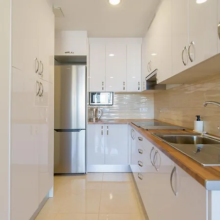 Apartment Bright Townhouse - Views - 5 Min Walk To The *
