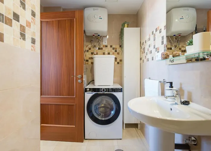 Bright Townhouse - Views - 5 Min Walk To The Apartamento *