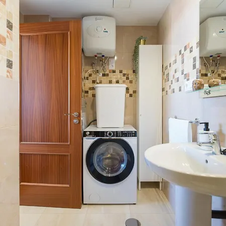 Bright Townhouse - Views - 5 Min Walk To The Daire *
