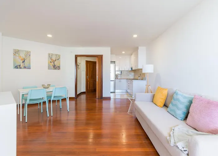 Bright Townhouse - Views - 5 Min Walk To The * Las Palmas de Gran Canaria